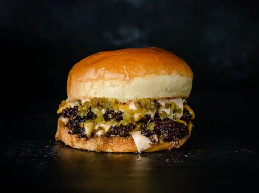 Green Chilli Cheeseburger